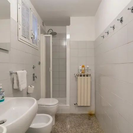 Sammartini 33 - Spacious Apartment Milan